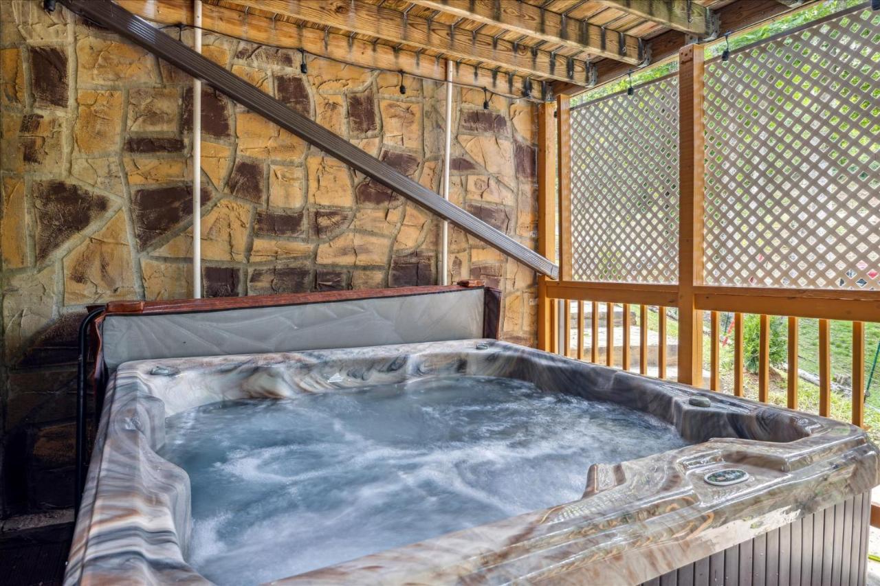 Smokey Max Chalet Сев'єрвілл Екстер'єр фото