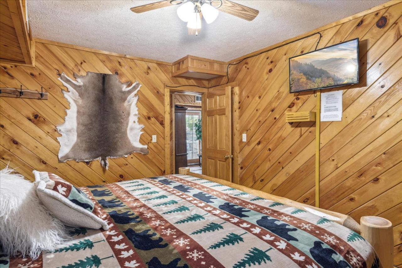 Smokey Max Chalet Сев'єрвілл Екстер'єр фото