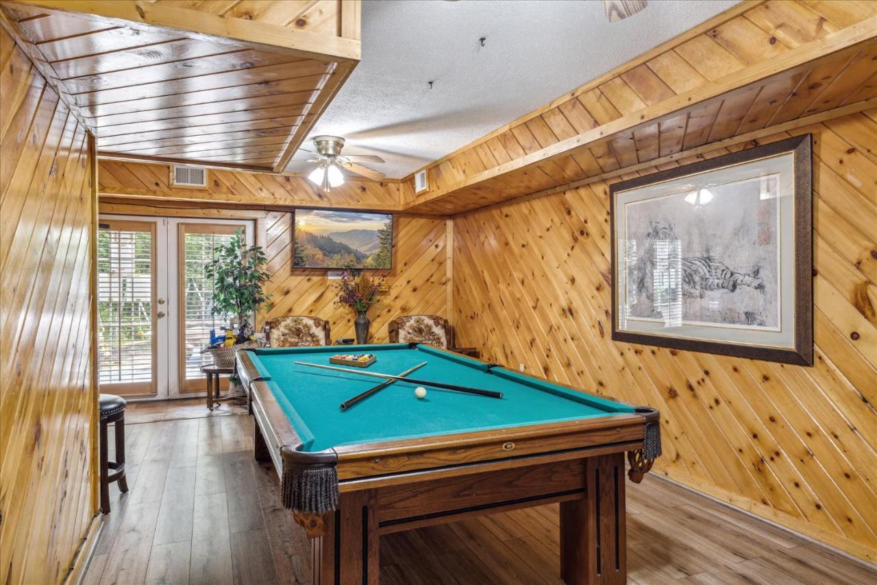 Smokey Max Chalet Сев'єрвілл Екстер'єр фото